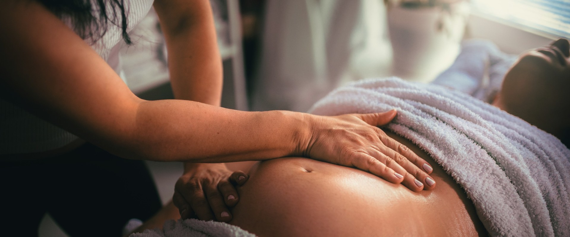 Prenatal Massage Benefits: A Comprehensive Look